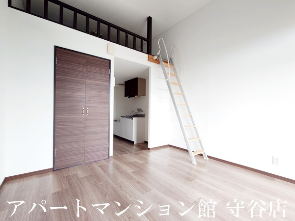 キャリーハイツⅠの居間・リビング