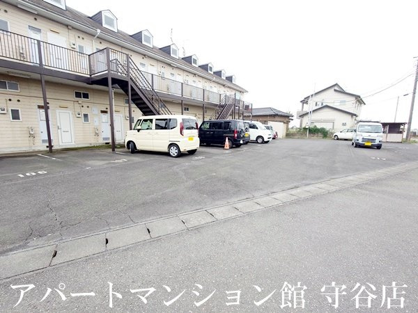 キャリーハイツⅠの駐車場