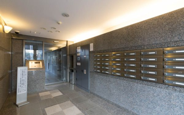 ルーブル池上六番館のエントランス