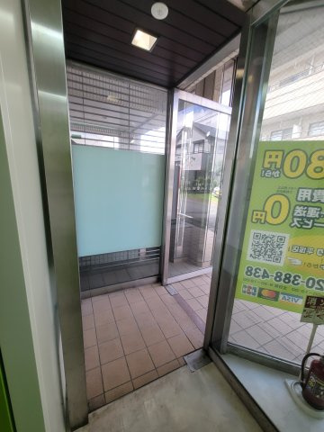 コーラルハイツのエントランス