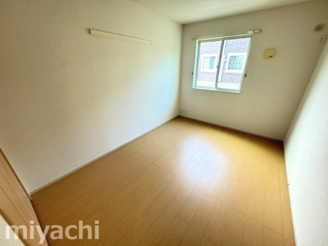 セミージャBの洋室