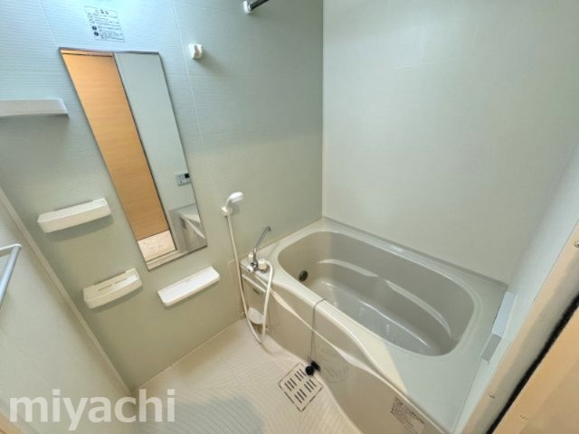 セミージャBの浴室