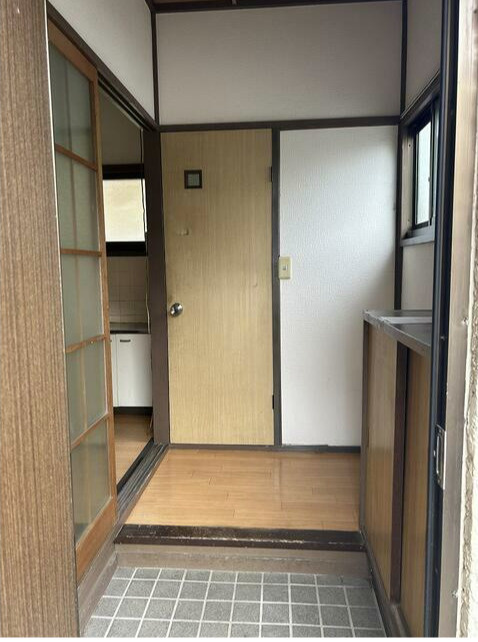 上沢3丁目貸家の玄関