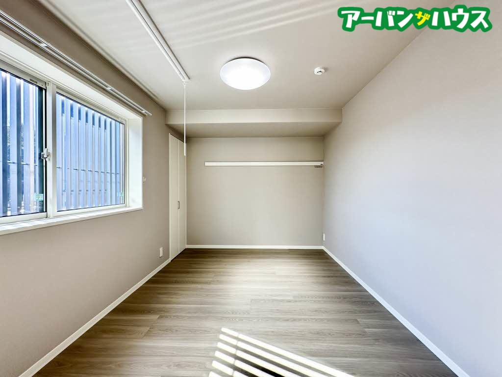 シャーメゾン シティ ルイーレの洋室