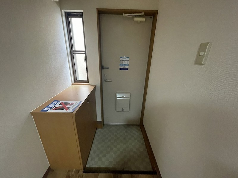 フラットサードの玄関