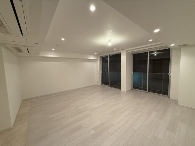 【居間・リビング】 | クラッシィハウス高輪 | 広いリビングダイニングは、20帖あります。