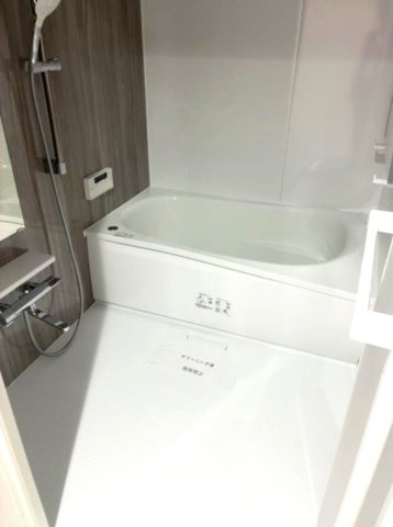 本山ロイヤルマンションの浴室|浴室乾燥機、追い焚き機能付き　心地よいバスタイムを実現