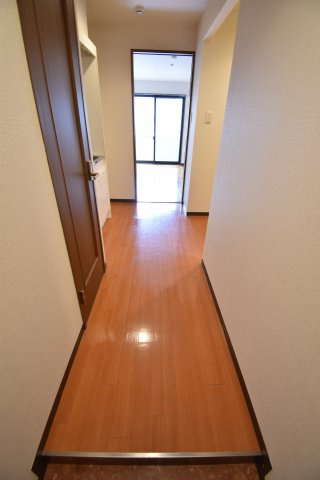 ロイヤルクイーンズパーク江坂　仲介手数料無料の内装