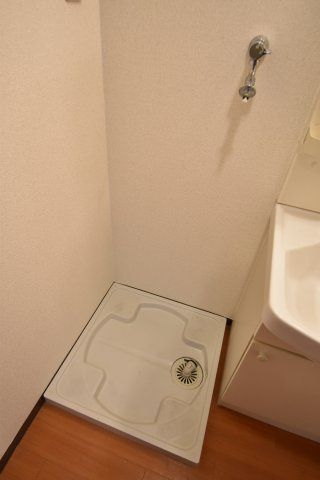 ロイヤルクイーンズパーク江坂　仲介手数料無料のその他