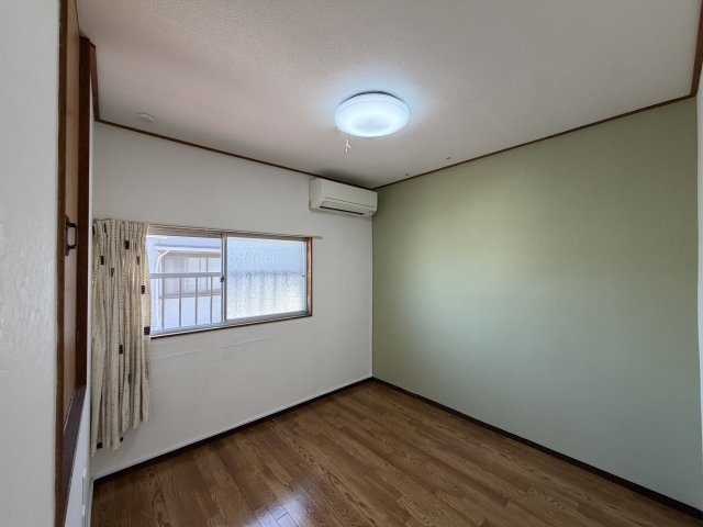 浦上台2丁目戸建の洋室