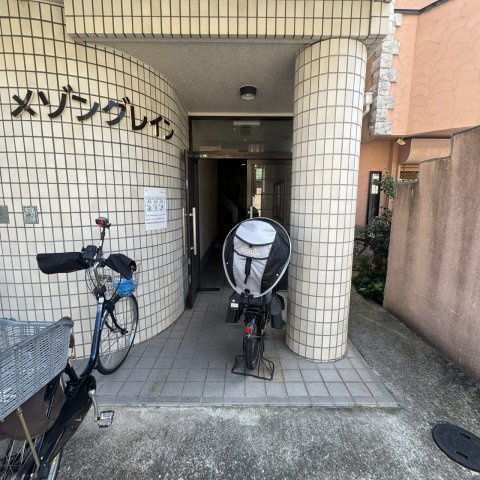 メゾングレインのエントランス