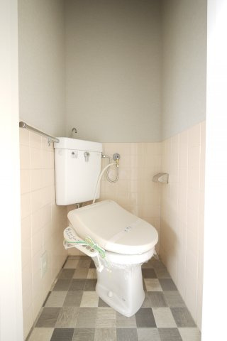 松南ハイツのトイレ|※写真は別の部屋のものです。