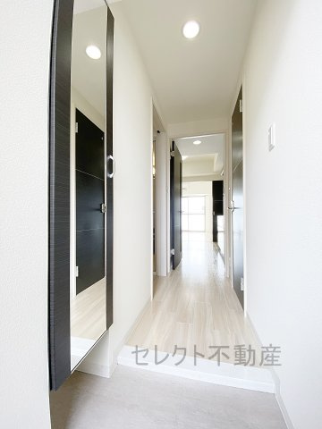 エスカルコートの玄関