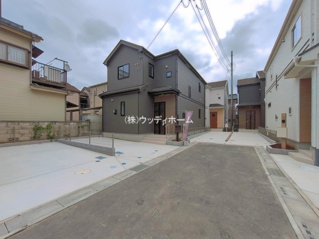 春日部市一ノ割　新築一戸建て　F号棟の前面道路含む現地写真