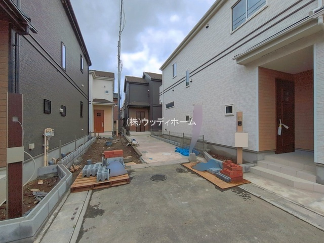 春日部市一ノ割　新築一戸建て　G号棟の前面道路含む現地写真