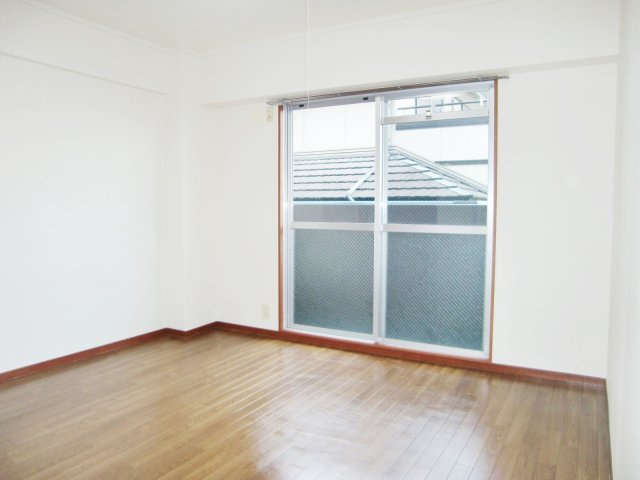 コンフィメゾン中山寺の洋室