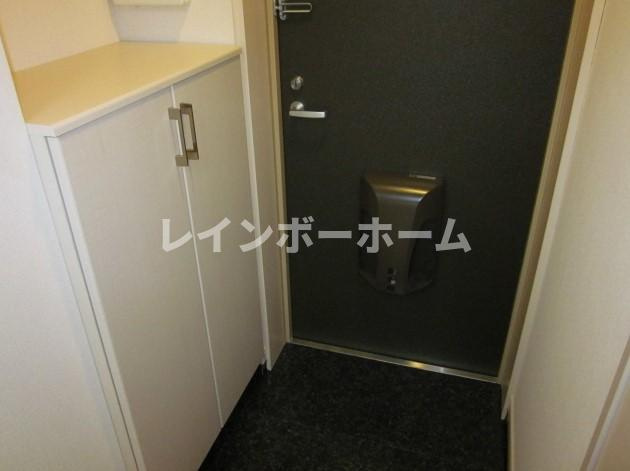 ワイズ　パラシオンの玄関