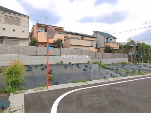 杉並区清水3丁目 全18区画 2号地の外観|土地面積100.00㎡(約30.26坪)
現況更地になります
現地にて土地のボリュームや陽当たりなどご確認ください
