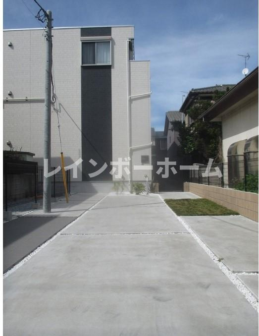 Frontireの駐車場