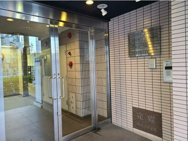 千種ファーストビルNのエントランス