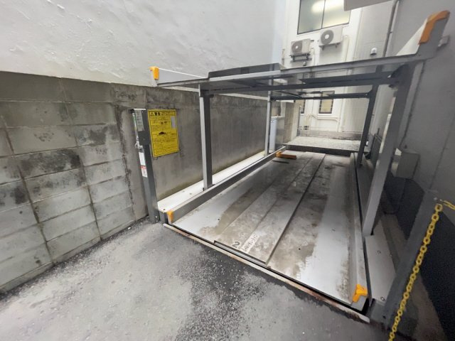 アーバンフラッツ王子公園の駐車場