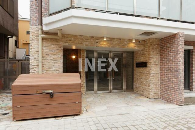 横浜市南区宮元町３丁目の賃貸マンションのエントランス