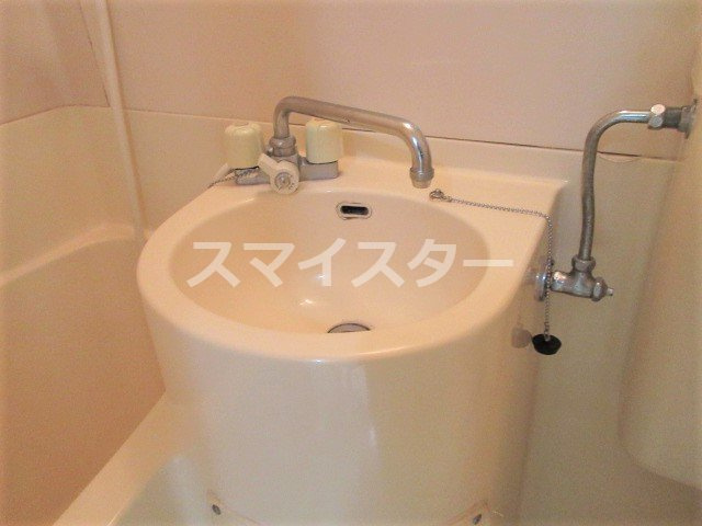 国分寺市戸倉２丁目のアパートの洗面所