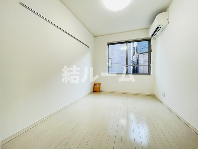 江戸川区北小岩２丁目のアパートの居間・リビング