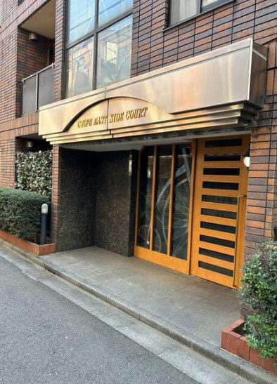 調布市布田４丁目の賃貸マンションのエントランス