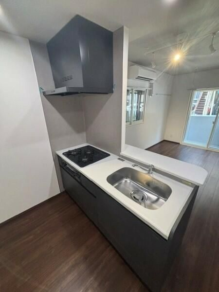 Ｔｈｅ　Ｓｈｉｎａｇａｗａ　Ｅａｓｔ　Ｒｅｓｉｄｅｎｃｅのキッチン|コンパクトなキッチンで掃除もラクラク