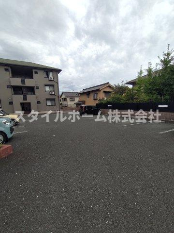 リヴェール後田Aの駐車場