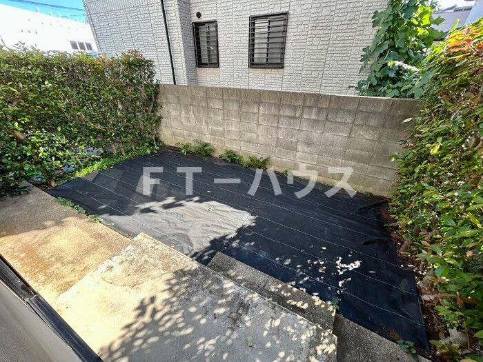 グリーンフィールドの庭