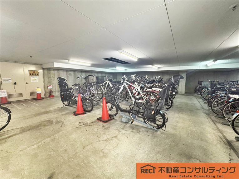 ダイアパレスロイヤル香櫨園の駐車場