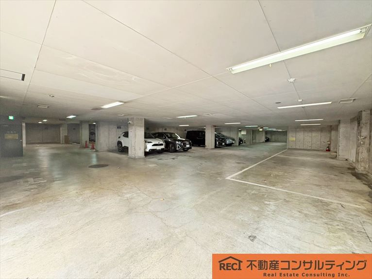 ダイアパレスロイヤル香櫨園の駐車場