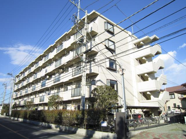 アジュール湘南の外観|エレベータ付きの5階建てマンション