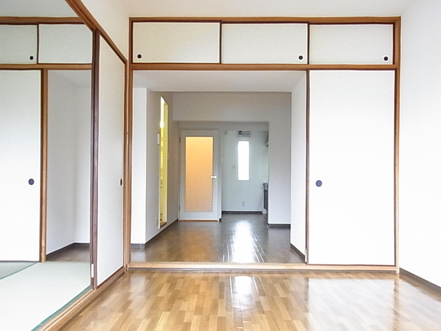 アジュール湘南の居間・リビング