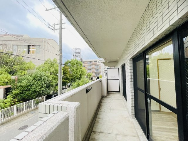【バルコニー】クリスタル