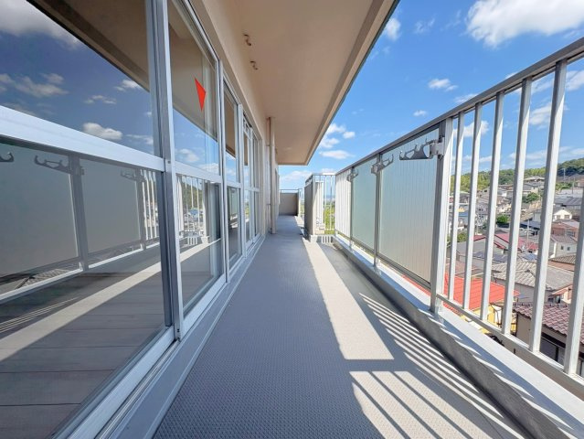 ◆リフォーム済◆橋本駅徒歩２分◆５階建て最上階の南東角住戸の４ＬＤＫ◆メロディーハイム希望ヶ丘のバルコニー|バルコニー