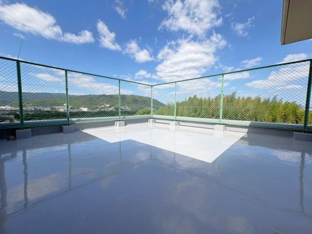 ◆リフォーム済◆橋本駅徒歩２分◆５階建て最上階の南東角住戸の４ＬＤＫ◆メロディーハイム希望ヶ丘のバルコニー|ルーフテラス