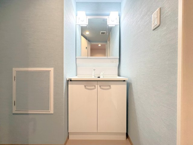 ◆リフォーム済◆橋本駅徒歩２分◆５階建て最上階の南東角住戸の４ＬＤＫ◆メロディーハイム希望ヶ丘の独立洗面台|独立洗面台
