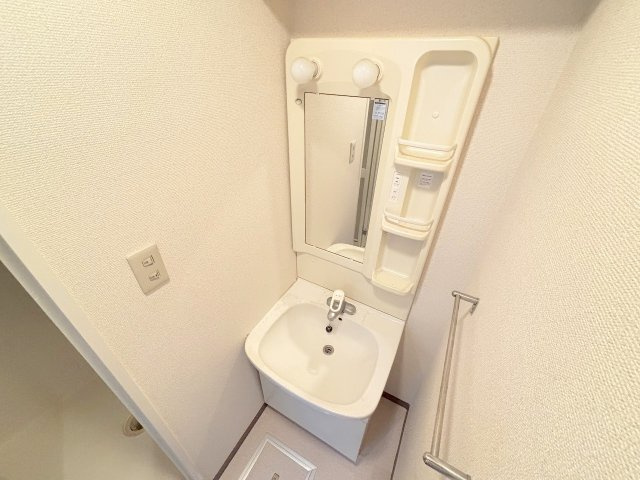 アレルヤの独立洗面台