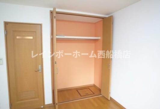 船橋市前原西１丁目のアパートの収納