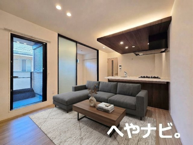 【居間・リビング】 | LIBRE　ONE | ※現況優先、家具等はAI加工によるイメージ画像です。
