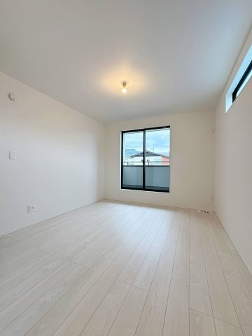安佐南区伴東8丁目 No.1の寝室|広々とした7帖の主寝室☆