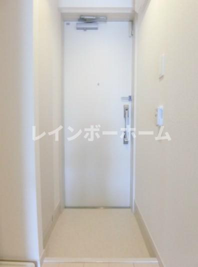 リブリ・メルシャン みずほ台の玄関