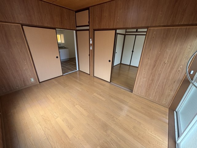 テラス緑ヶ丘の洋室