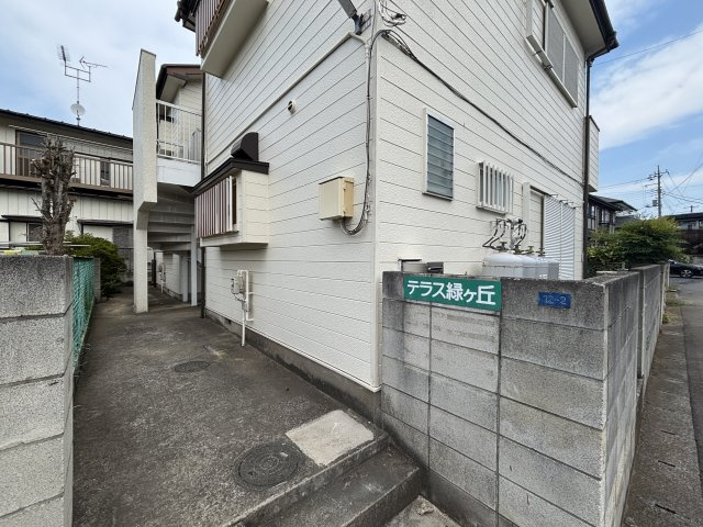 テラス緑ヶ丘のエントランス