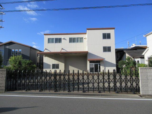 伊丹市北園３丁目の倉庫の外観
