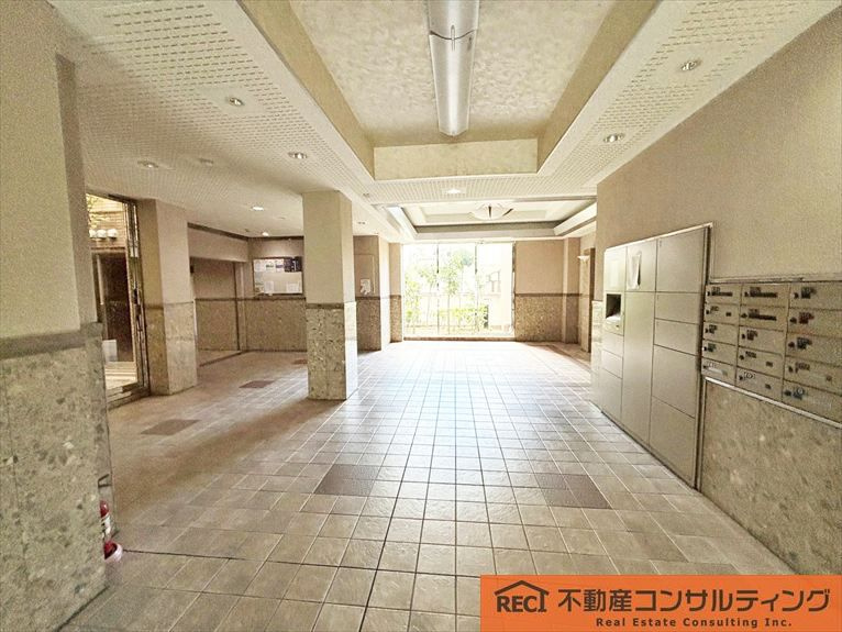 ダイアパレス甲子園のエントランス