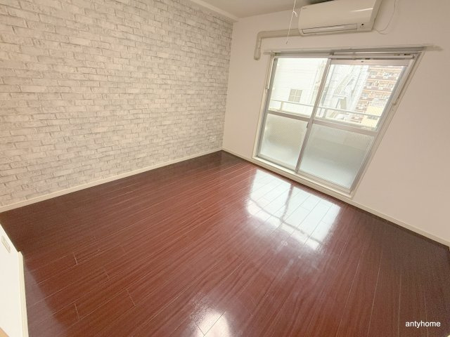 ドゥェリング桜川　仲介手数料無料の居間・リビング